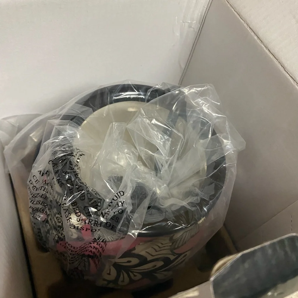 Scentsy Ribbons of Hope Wax Warmer Retired Breast Cancer Awareness Full Size NIB